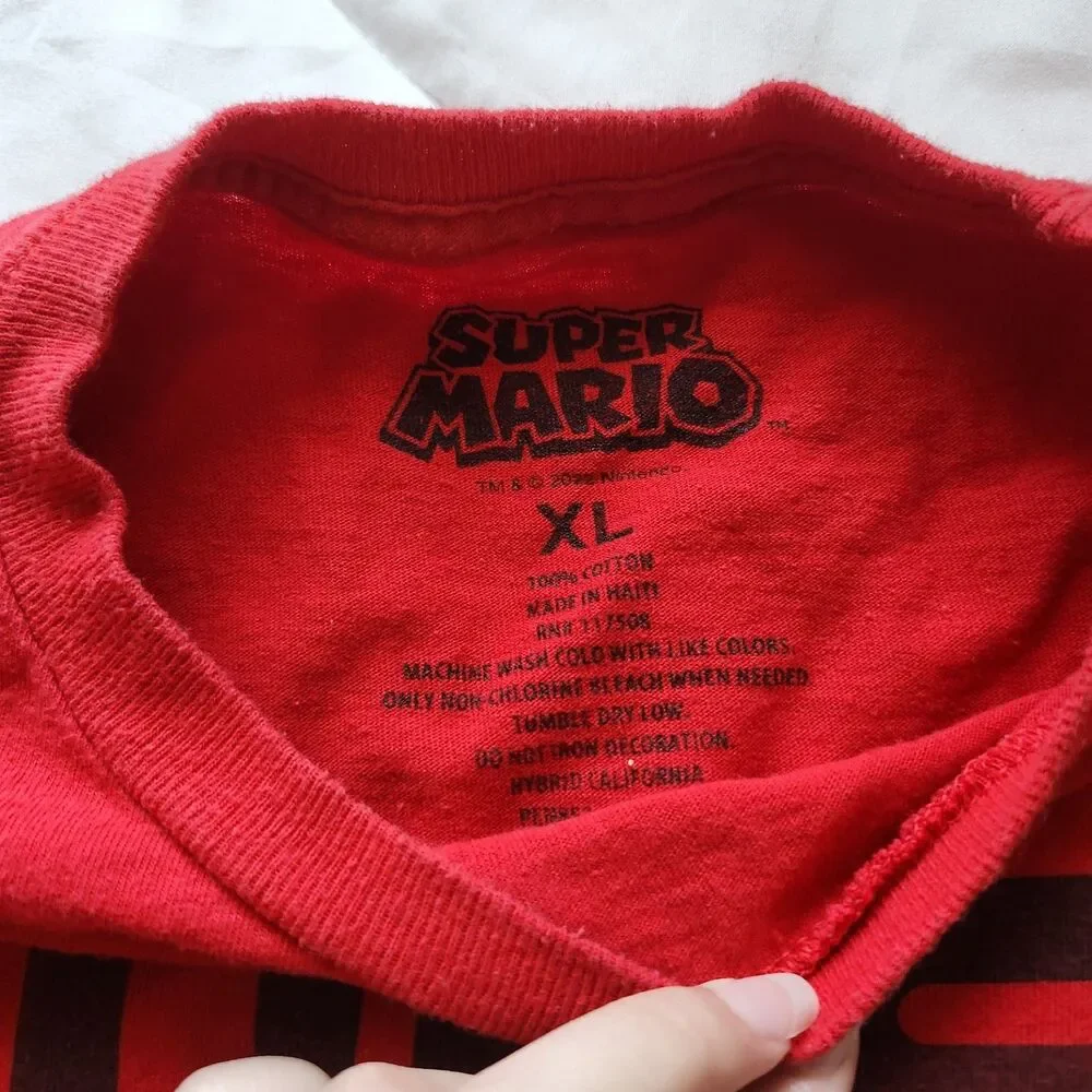 Super Mario Red Long Sleeve Graphic Sweatshirt Size XL